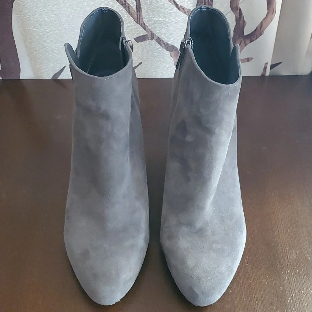 Vince Camuto gray suede booties - Picture 2 of 11